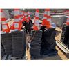 Image 1 : (25) SAFETY CONES