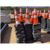 Image 1 : (25) SAFETY CONES
