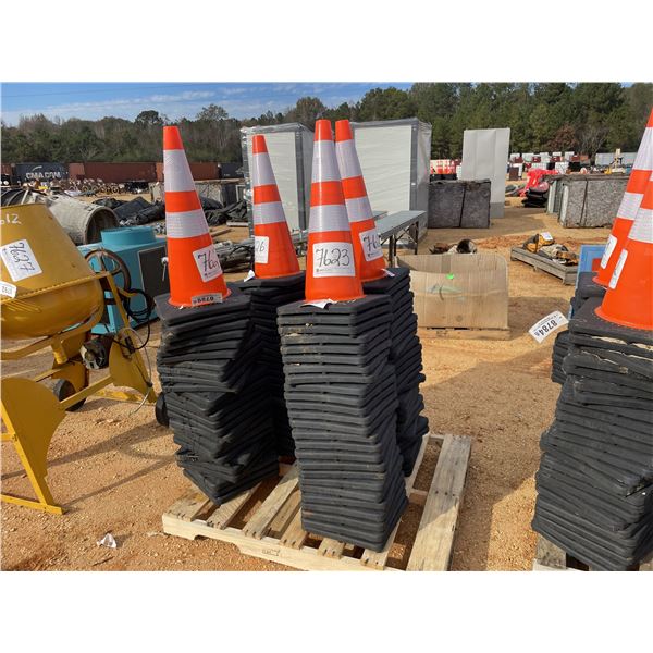 (25) SAFETY CONES