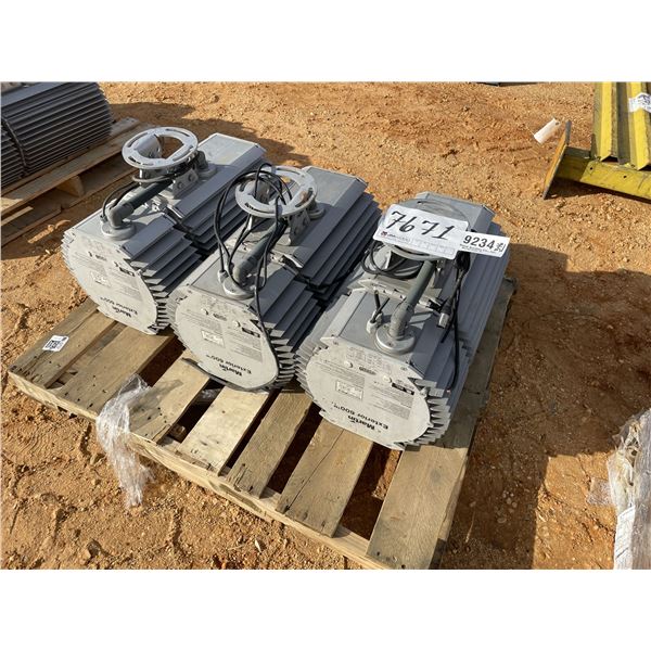 (3) MARTIN EXTERIOR 600 STAGE LIGHTS