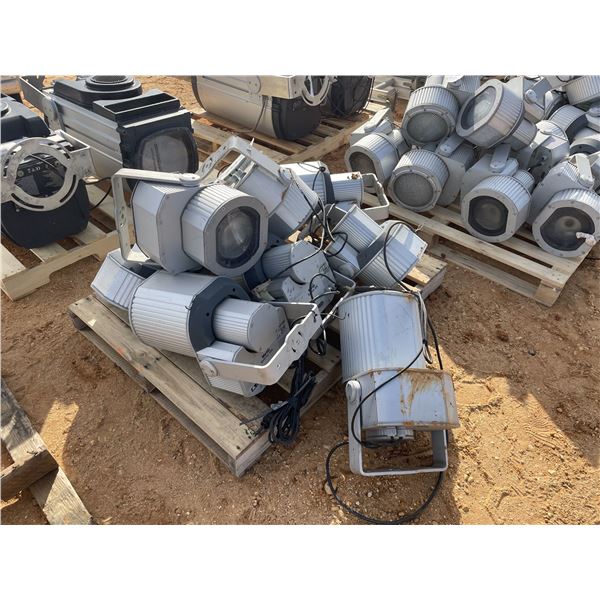 (8) MARTIN EXTERIOR 200 STAGE LIGHTS