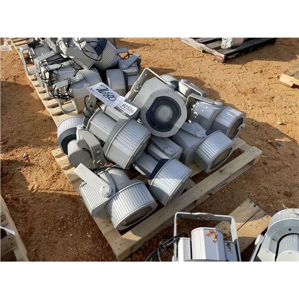 (11) MARTIN EXTERIOR 200 STAGE LIGHTS