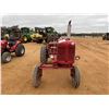 Image 2 : INTERNATIONAL FARMALL 140 Farm Tractor