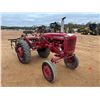 Image 3 : INTERNATIONAL FARMALL 140 Farm Tractor