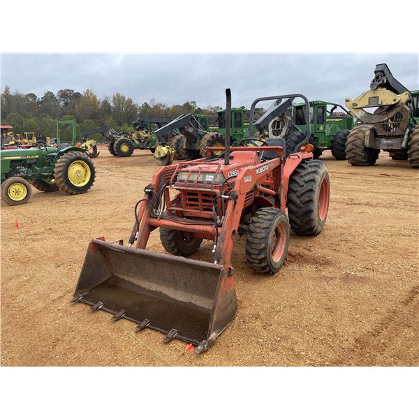KUBOTA L2950 Farm Tractor