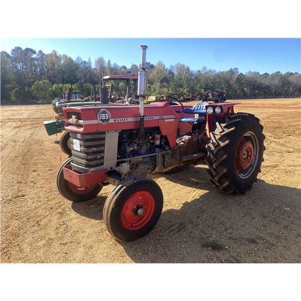 MASSEY FERGUSON 165 Farm Tractor