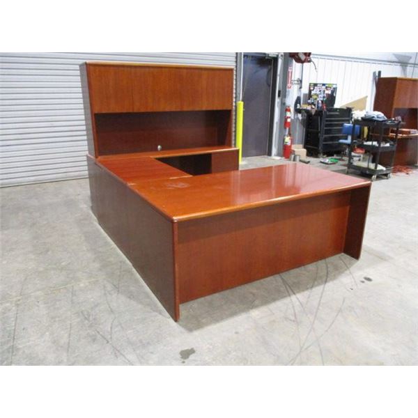8' x 6' U-SHAPED CORNER DESK W/ HUTCH