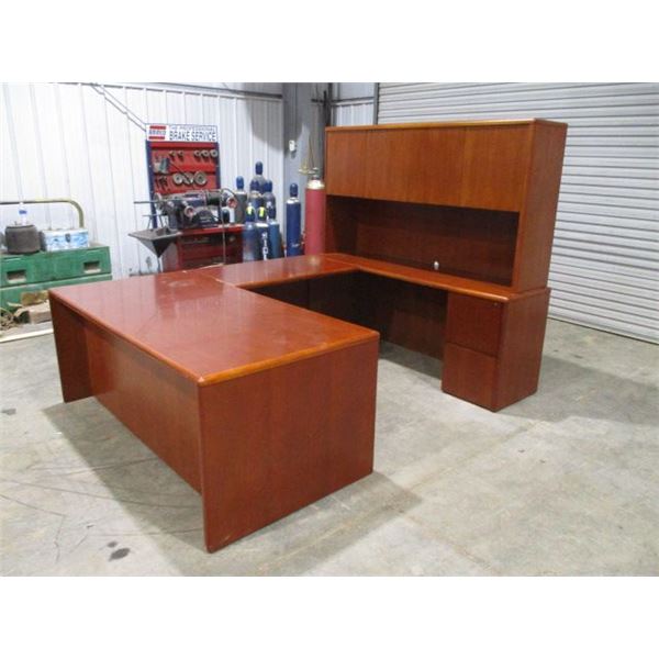 8' x 6' U-SHAPED CORNER DESK W/ HUTCH