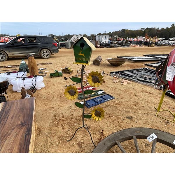 JOHN DEERE & SUNFLOWER BIRDHOUSE