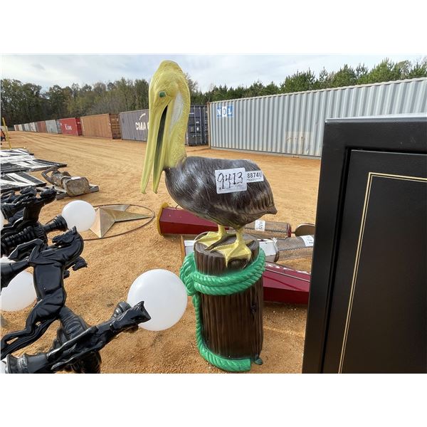 ALUM CAST PELICAN ON A PIER POST