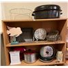 Image 1 : Assortment Of Kitchen Ware Baking Pans,Roasting Pan, Fryer Baskets, And More ( Shelf Not Included)