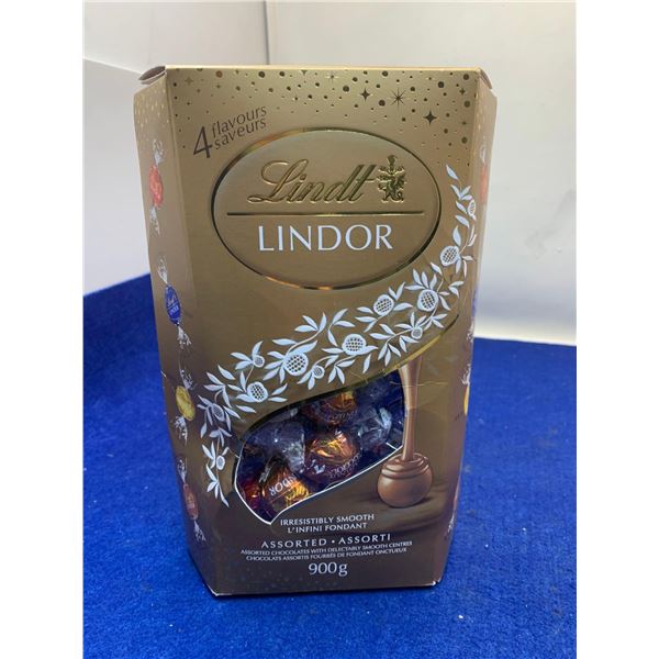 Lindt Lindor Assorted Chocolates (900g)
