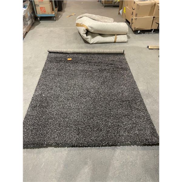 Dark grey area rug 5'4"x7'6"
