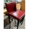 Image 5 : Lot of 4 Red Bar Stools