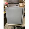 Image 6 : Danby Designer DCR054W Compact Bar Fridge