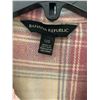 Image 2 : Banana Republic Women's Size Large Pink Plaid Long Button Up Shirt