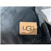 Image 3 : Se of 2 Microplush Ugg Throw Pillows - Gray