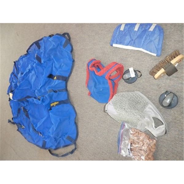 Wrangler size 76 horse cover, horse grooming