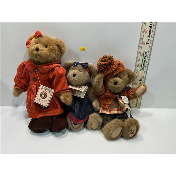Assorted Collection of Boyd's Bears Fall Themed Largest is 13H