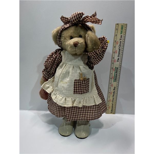 Stand-up Bear "Miss Cook" 18H