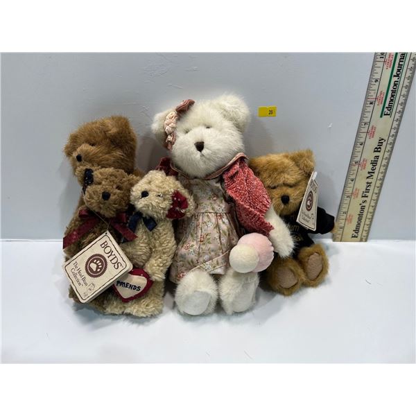 Collection of Assorted Boyd's Bears