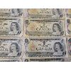 Image 2 : LOT OF 18 - CDN $1 BANKNOTES