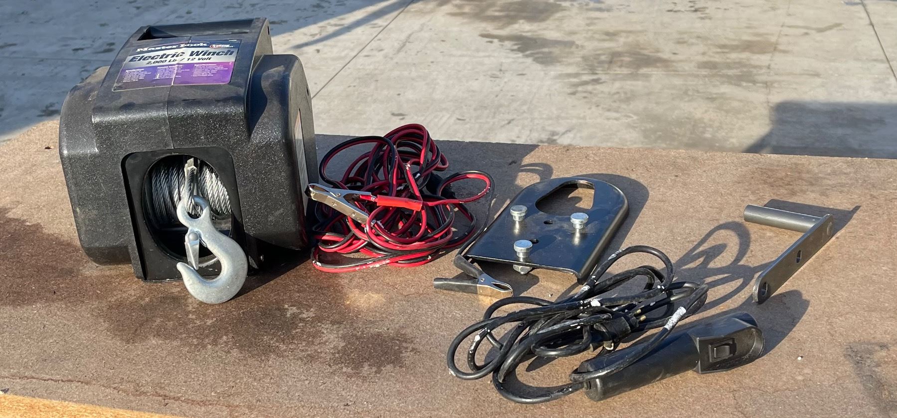 MASTER LOCK ELECTRIC WINCH - APPEARS NEW, IN BOX