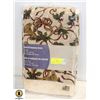 Image 1 : CHENILLE TAPESTRY CHRISTMAS THROW- NEW IN BAG