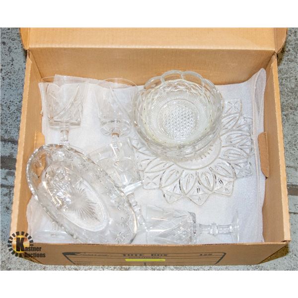 BOX OF VINTAGE CRYSTAL AND OTHER GLASSWARE