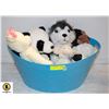 Image 1 : BLUE HANDLED PLASTIC BIN WITH STUFFED TOYS,