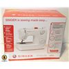 Image 1 : SINGER 8280 SEWING MACHINE NEW IN BOX