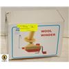 Image 1 : VINTAGE WOOL WINDER