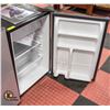 Image 2 : NEW FRIGIDAIRE EFR492 4.5CU FT REFRIGERATOR