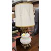 Image 1 : WHITE TABLE LAMP APPROX H-34.25"