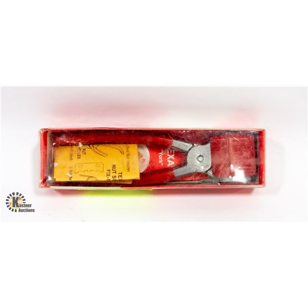 TAXAN YORK NUT SHELLER