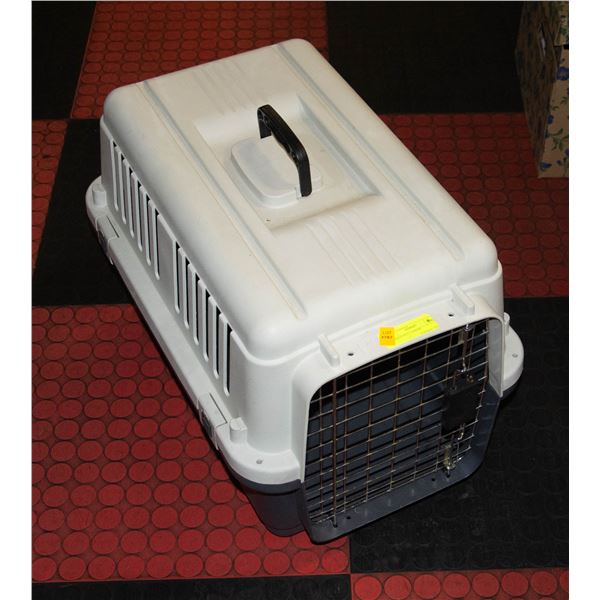 MEDIUM PET CARRIER