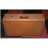 Image 1 : VINTAGE SUITCASE BRITISH LUGGAGE PIONEER