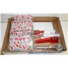 Image 1 : NEW SEALED KNIFE GIFT SET PLUS OVEN MITTS AND ICE