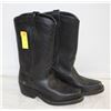 Image 1 : WOMENS HARD TOE SIZE 8 BLACK BOOTS