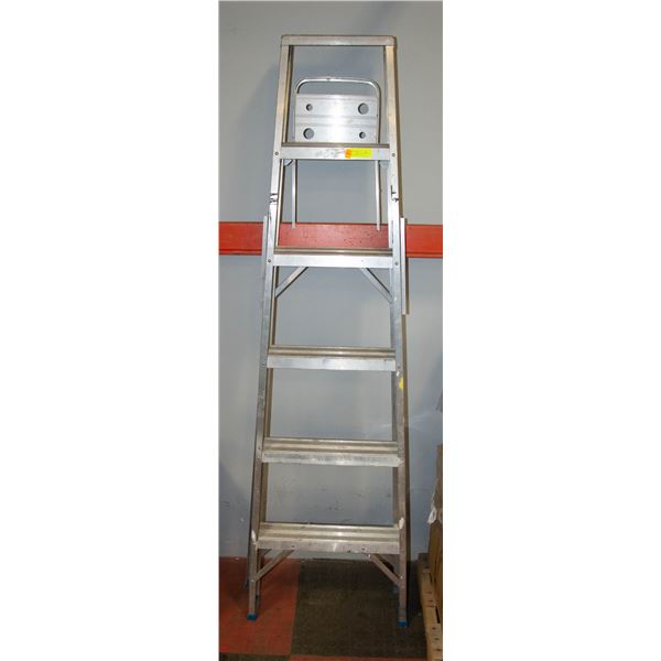 6FT ALUMINUM LADDER