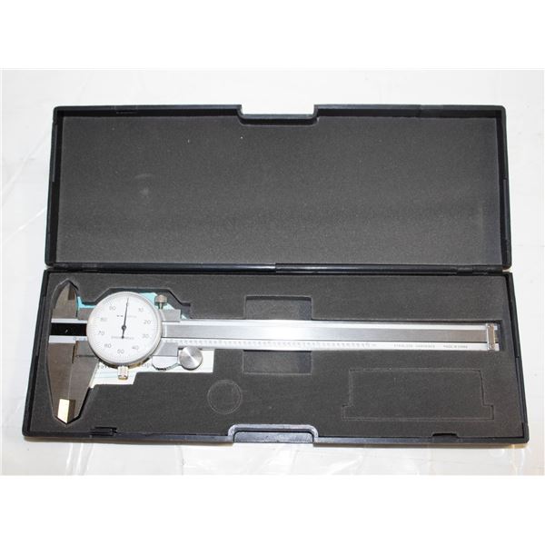 DIAL CALIPER IN CASE