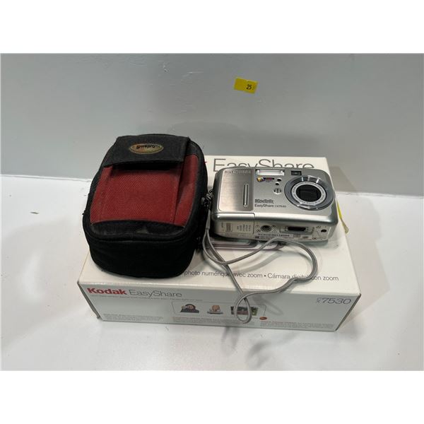 Kodak Easy Share Digital Camera with Original Box and SD Card with Carry Case Model CX7530