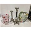 Image 1 : Assorted Inside Home Decor, Porcelain Swan Floral by Fitz and Floyd, Glass Vase and More