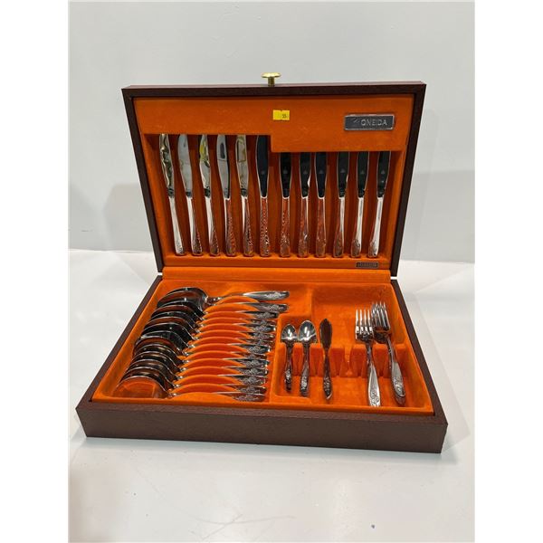 Oneida Silverware Set of 6 with Vintage Case