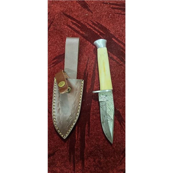 NEW DAMASCUS STEEL HUNTING KNIFE WITH LEATHER SHEATH 5" BLADE