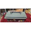Image 2 : GREEN PLASTIC SHOT GUN AMMO BOX