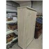 Image 2 : Painted Pantry 18" x 42" x 76.5"