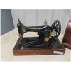 Image 2 : Singer Portable Sewing Machine with Case 