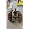 Image 8 : Vintage Cast Tractor Water Sprinkler 22'' x 9'' x 9 1/2'' 