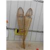 Image 1 : Vintage Snowshoes 56''